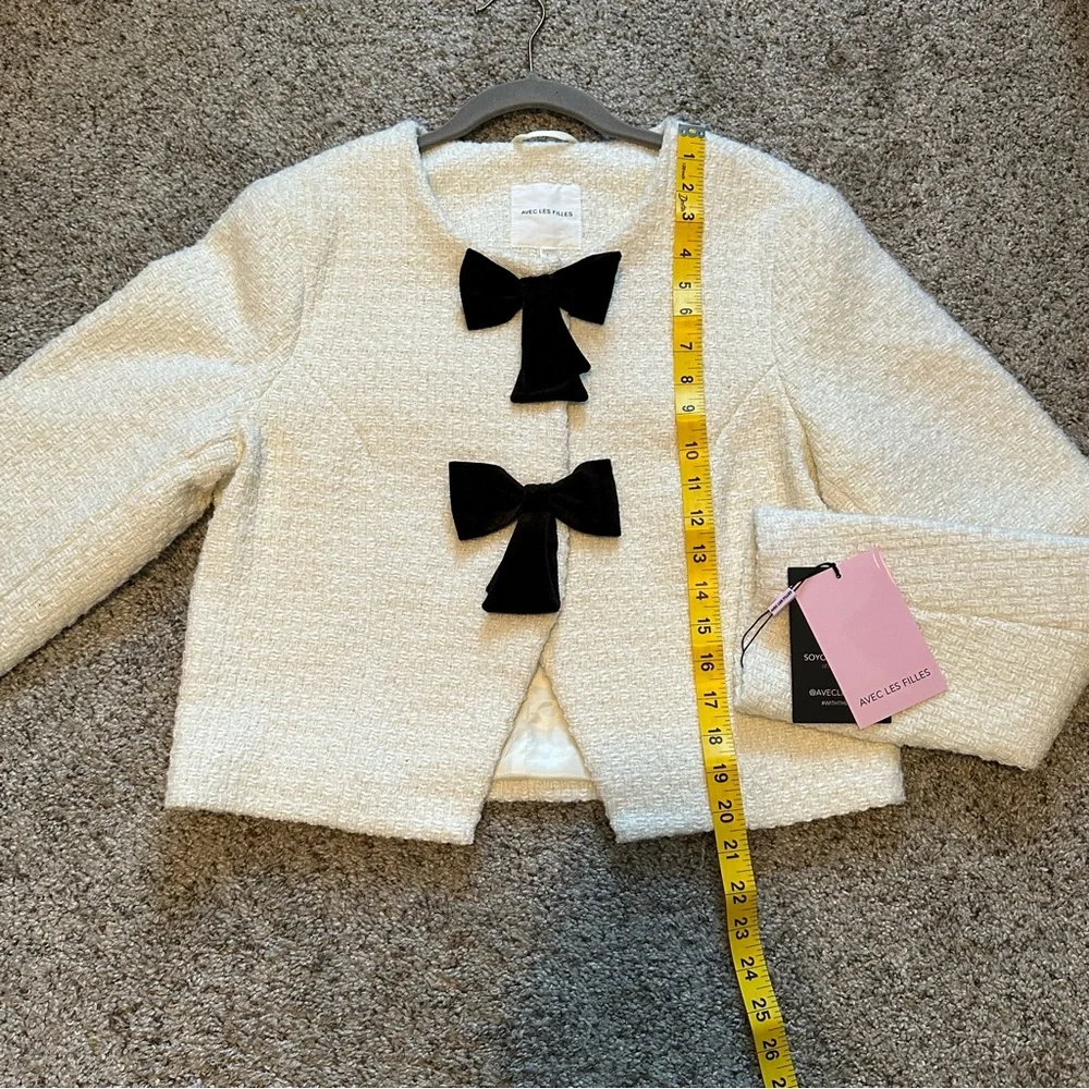 Avec Les Filles Women's Ivory Jacket with Black Bow Accents, Size Medium - Picture 8 of 14